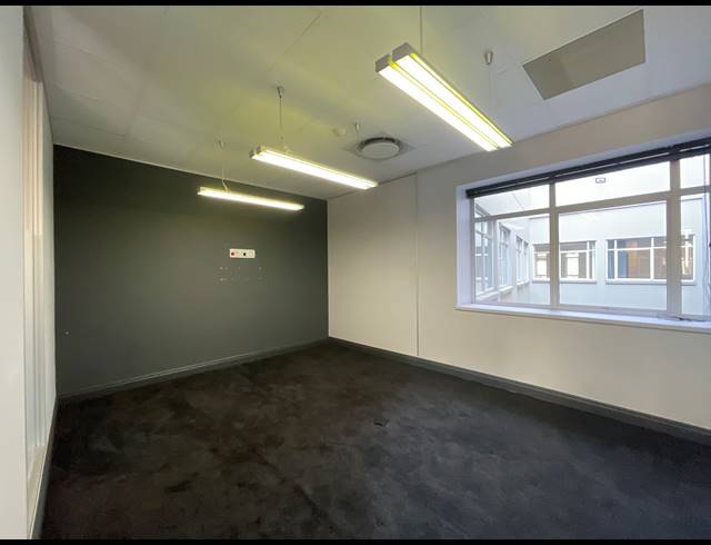 421M² OFFICE TO LET IN SANDTON CENTRAL
